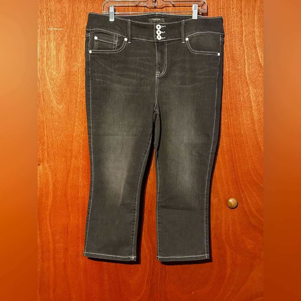 Torrid Grey Denim Crop Jegging